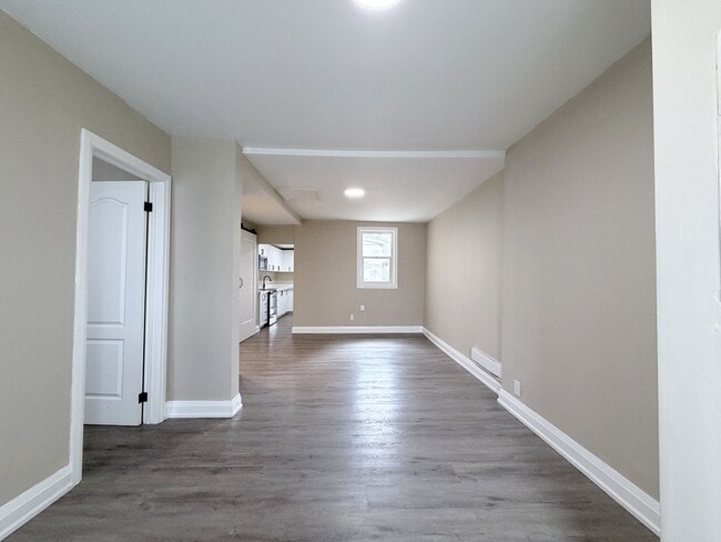 Photo - 332 East Avenue N