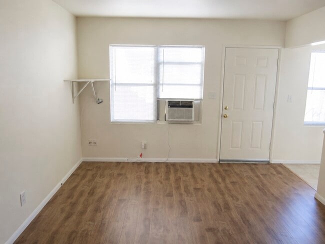 6717 Fulton Ave Unidad 2