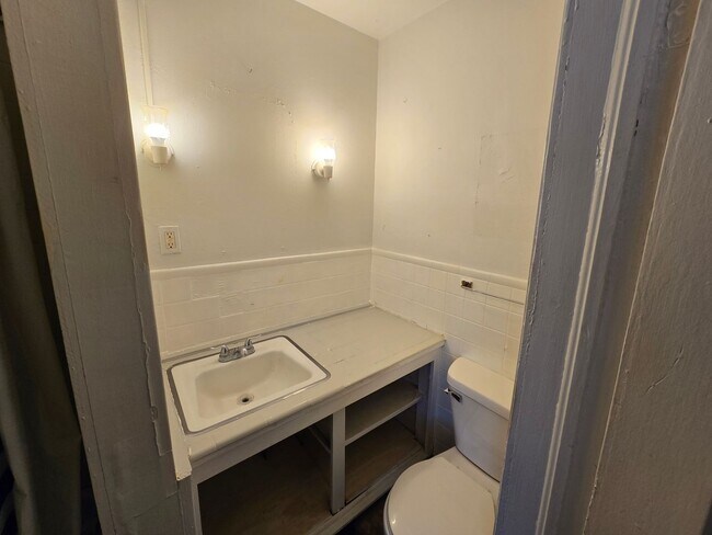 Photo - PROP - 1522-1524 VIRGINIA Unit 1524