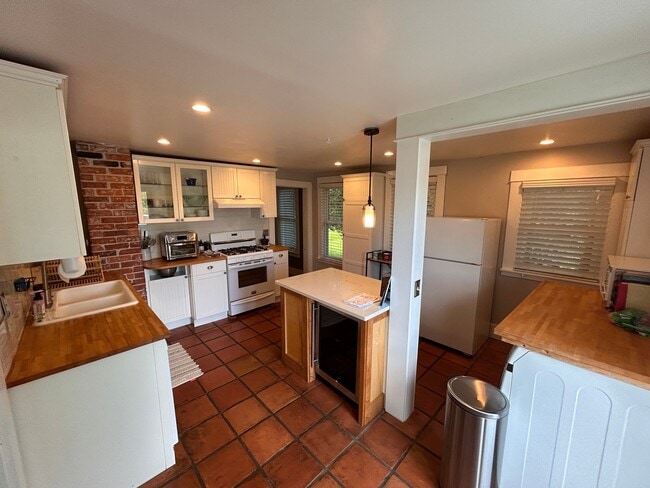 Photo - 919 N Lawrence St