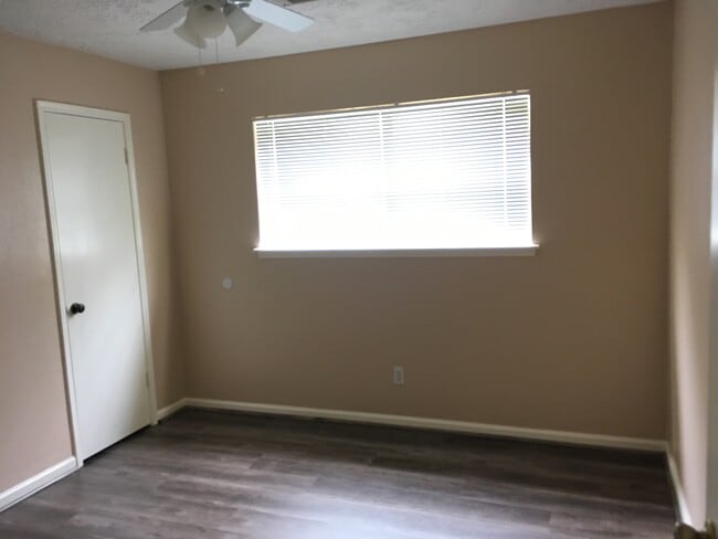 Photo - 150 WHITE CEDAR ST.