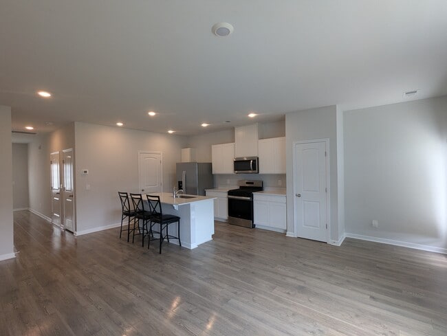 Photo - 645 Longtail Ln