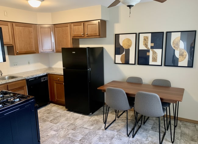 Photo - 2 Bedroom/1.5 Bathroom Apartment - First Floor Unit IVA24