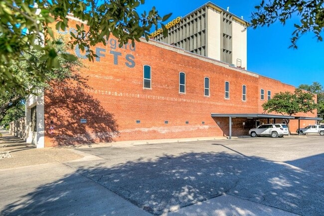 Photo - 30 W Beauregard Ave Apartments
