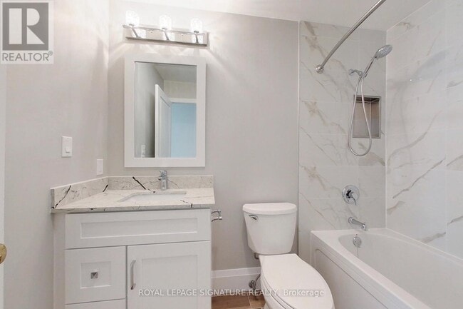 Photo - 102 Bloor St W Unit 810