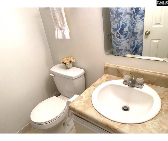 Photo - 211 Lanneau Ct