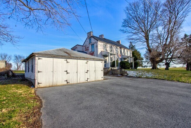 Photo - 825 Beaver Valley Pike