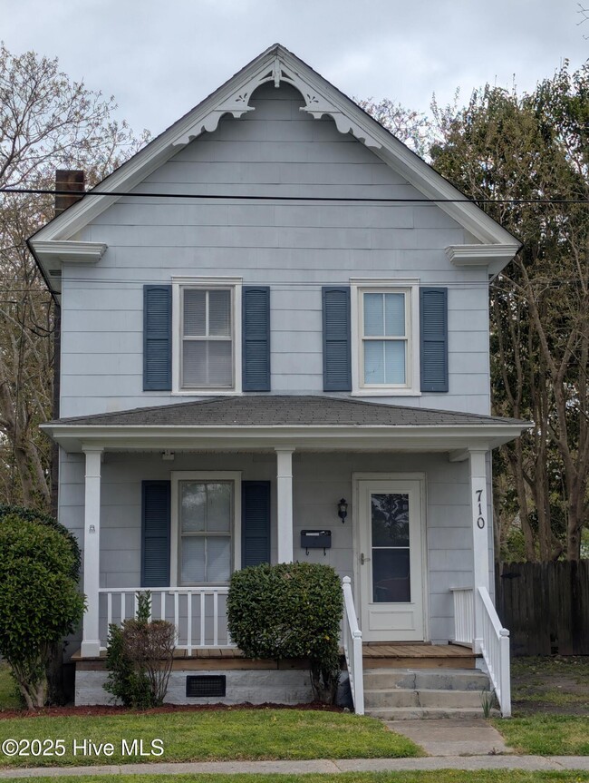 Building Photo - 710 Beech St Rental