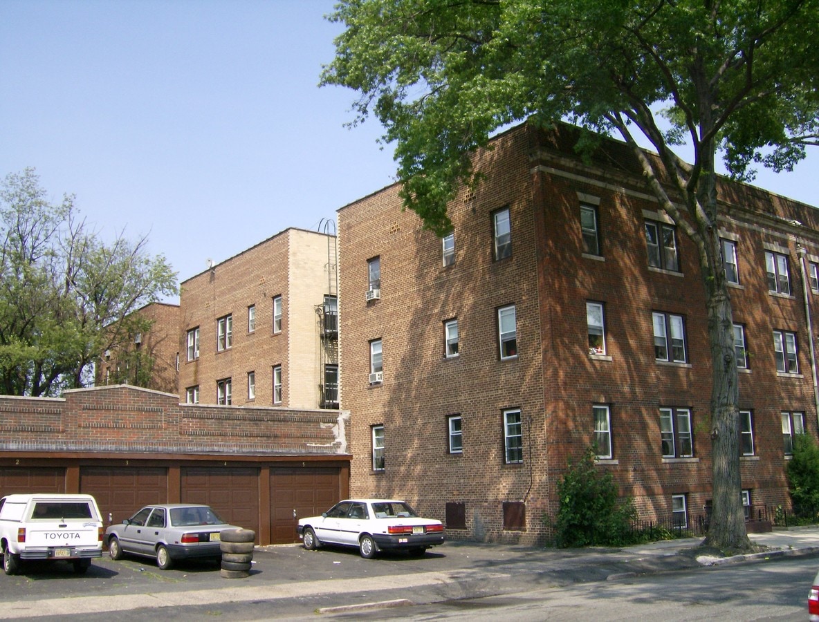 Photo - 781 Sanford Ave