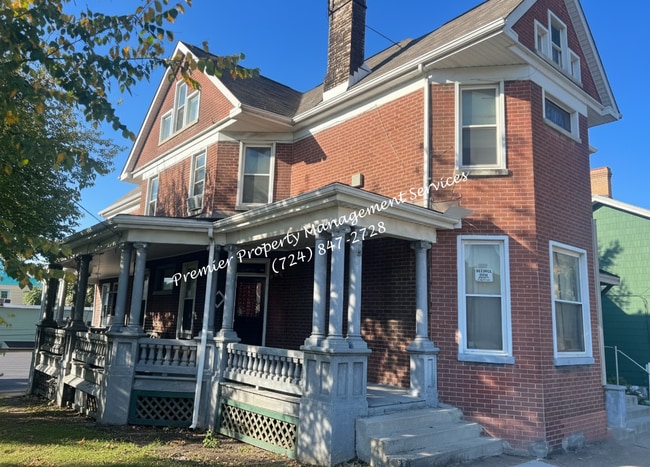 Building Photo - 1129 Chartiers Ave Unit 4