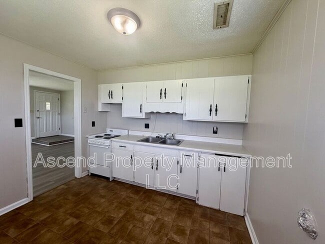 582 Withrow Rd Unit 3