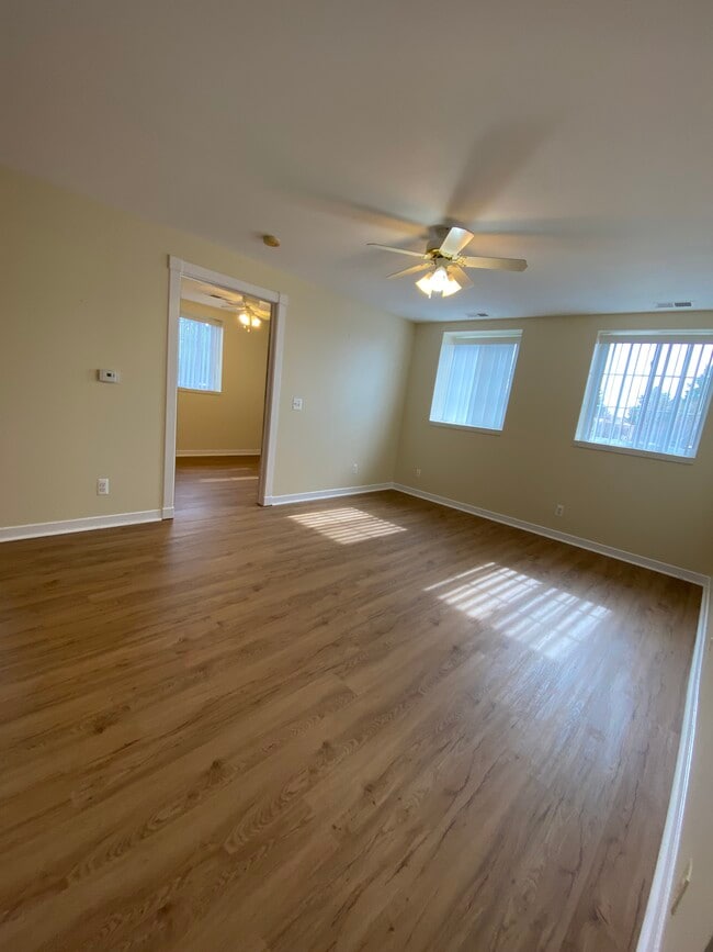 Photo - Yale Manor Apartment Community