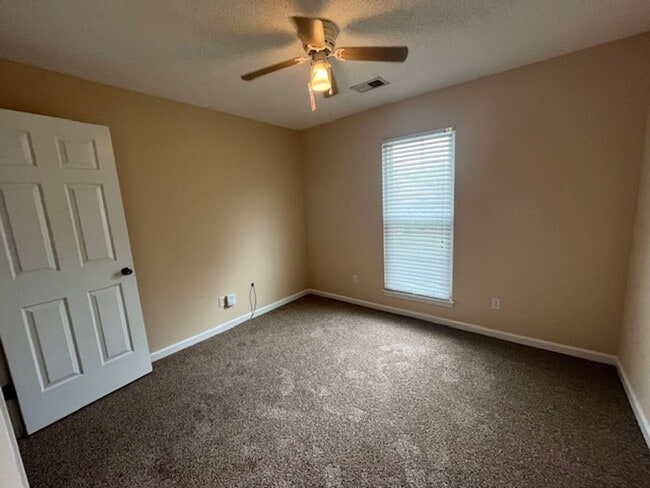 Photo - Renovated 2 Bedroom 2 Bath Home for Rent!