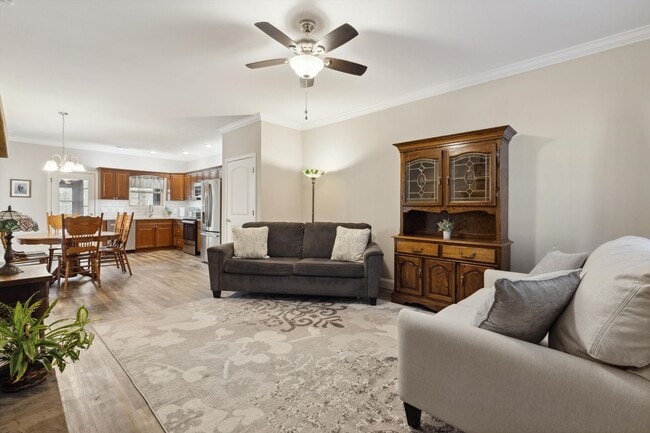 Photo - 235 Bishop Cap Cir