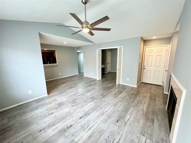 Building Photo - 14600 Fonmeadow Dr Unit 605 Rental