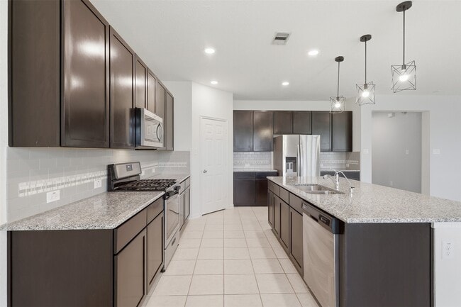 Photo - 3904 Waterworth Wy
