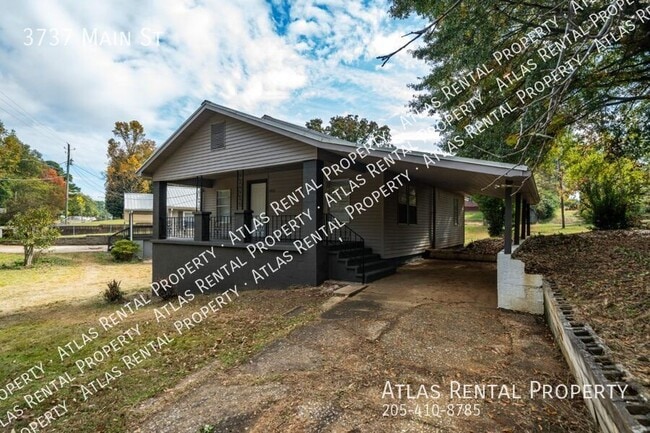 Photo - 3737 Main St