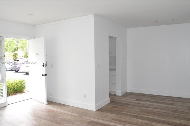 Photo - 35 Edgewater Dr Unit 104