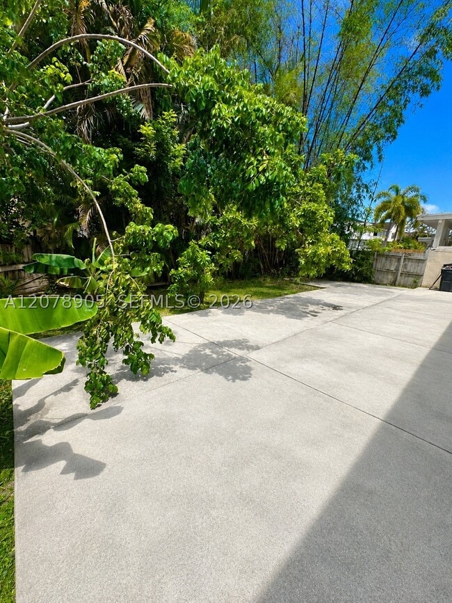 11981 SW 271st Terrace