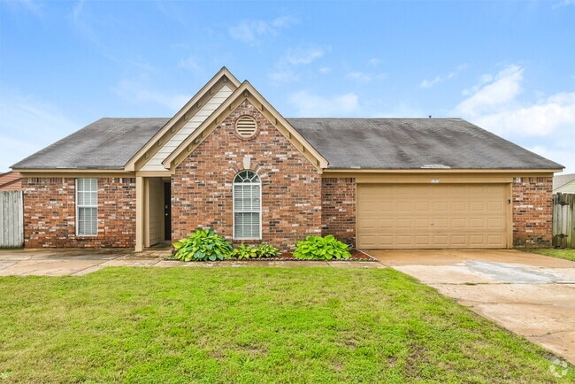 Building Photo - 6365 Oak Run Dr E Rental