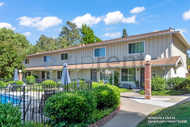 Photo - 538 La Copita Ct Townhome