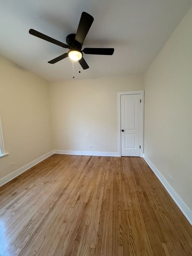 Photo - 610 E 74th St