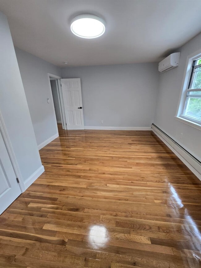 Photo - 251-25 Thornhill Ave Apartment Unit 2/floor