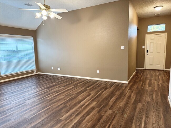 Photo - 4006 Hunnington Dr