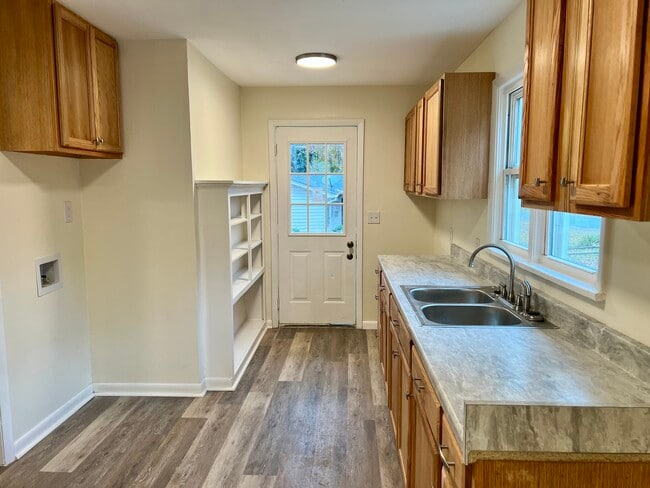 Photo - 904 Wilson St