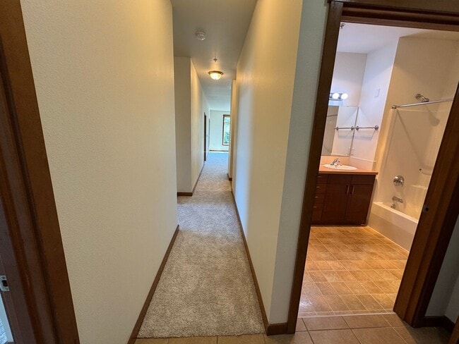 Photo - 910 Gladstone St Unidad 2