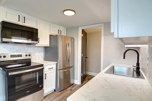 Photo - 306 Chadwick Pl