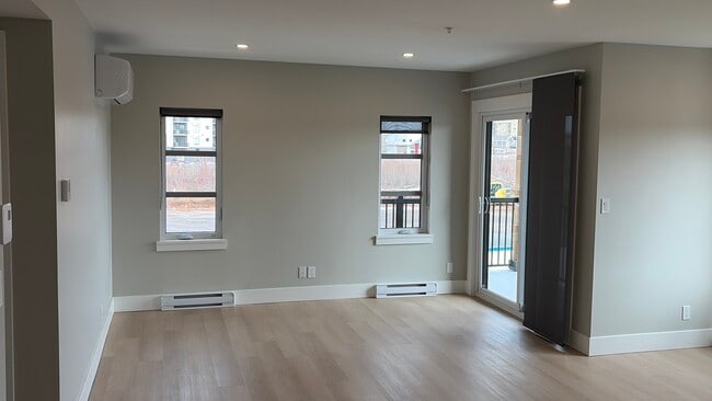 Photo - 100 Murray Av