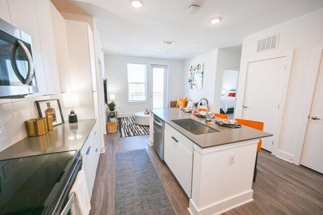 Photo - 72 Milton Ave SE