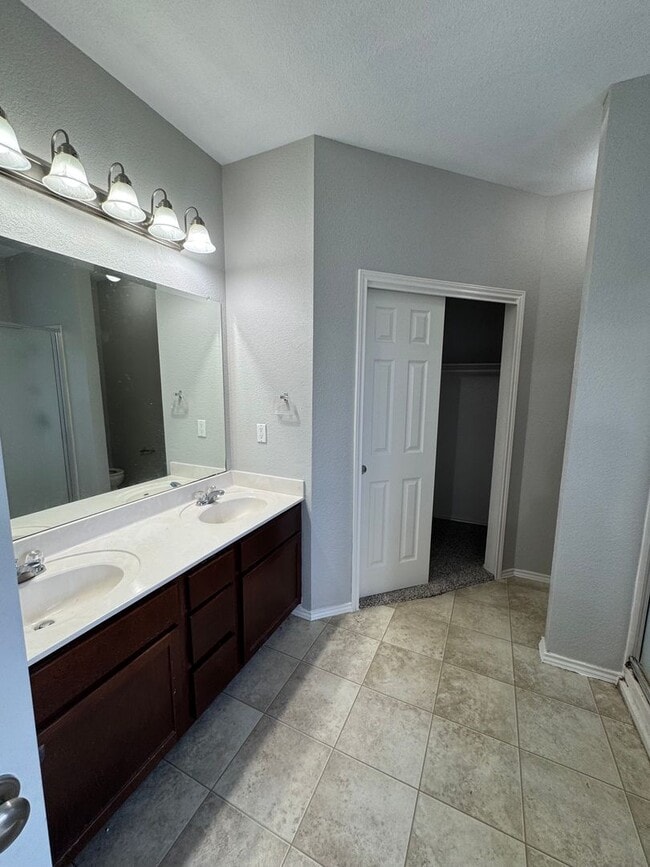 Photo - Spacious Midway ISD Home