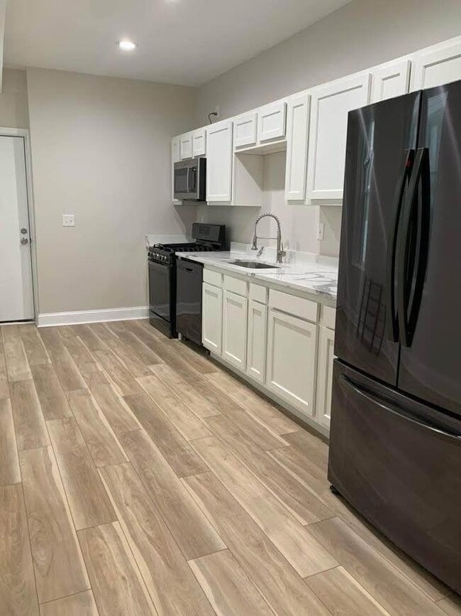 Building Photo - 222 N Patterson Park Ave Rental