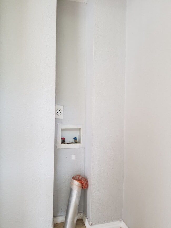 Photo - Cute 2 bedroom 1 bath recently renovated home