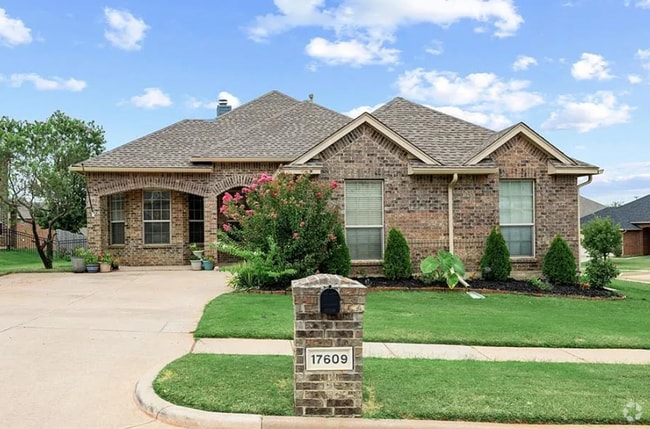 Building Photo - North Rose Lake neighborhood, within the D... Rental