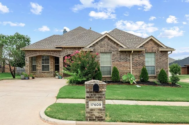 North Rose Lake neighborhood, within the D... - North Rose Lake neighborhood, within the D... House
