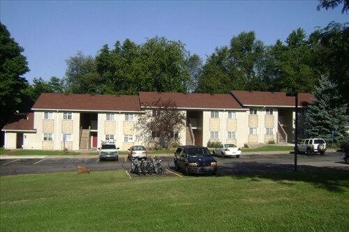 Parkwood Apartments - Parkwood Apartments