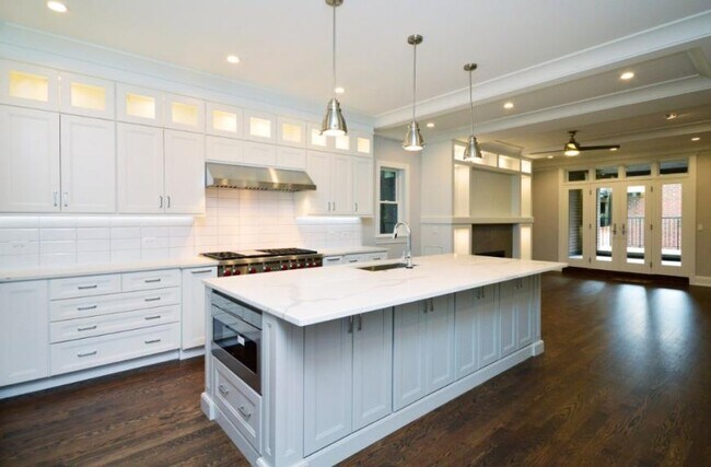 Photo - 3 bedroom in Chicago IL 60640 Unit 2S