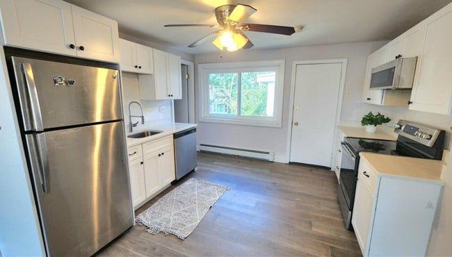 Kitchen - 36 White St Apartments Unit 2