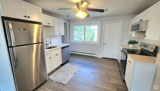 Building Photo - 36 White St Unit 2 Rental