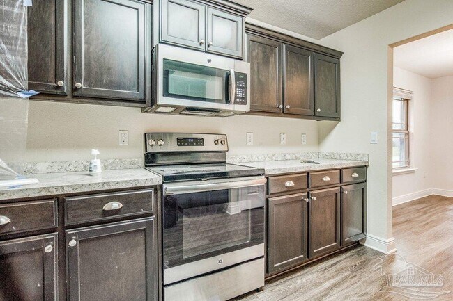 Photo - 4429 Fiske St