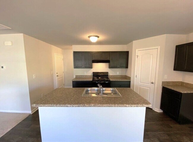 Photo - Beautiful 3 Bedroom, 2 1/2 Bathroom Home off Robinhood Rd in Winston!