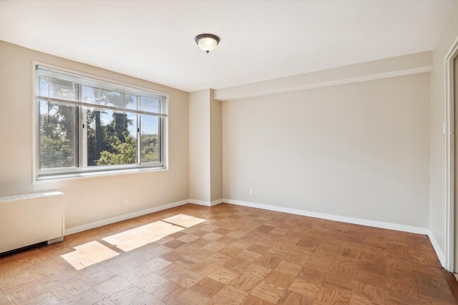 Photo - Spacious 1br/1bth Condo minutes from Downtown Silver Spring! GARAGE PARKING INCLUDED!!! Unidad 308