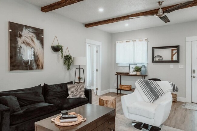 1300 NW Harrison Blvd Unit SI ID1624364P