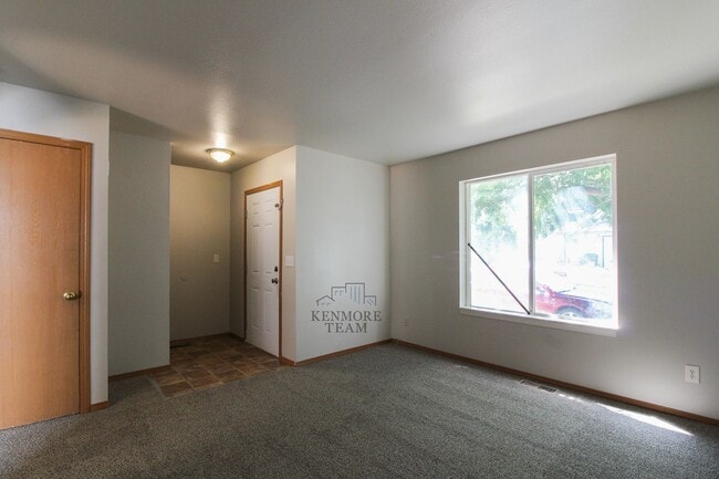 Photo - 825 S Elm St