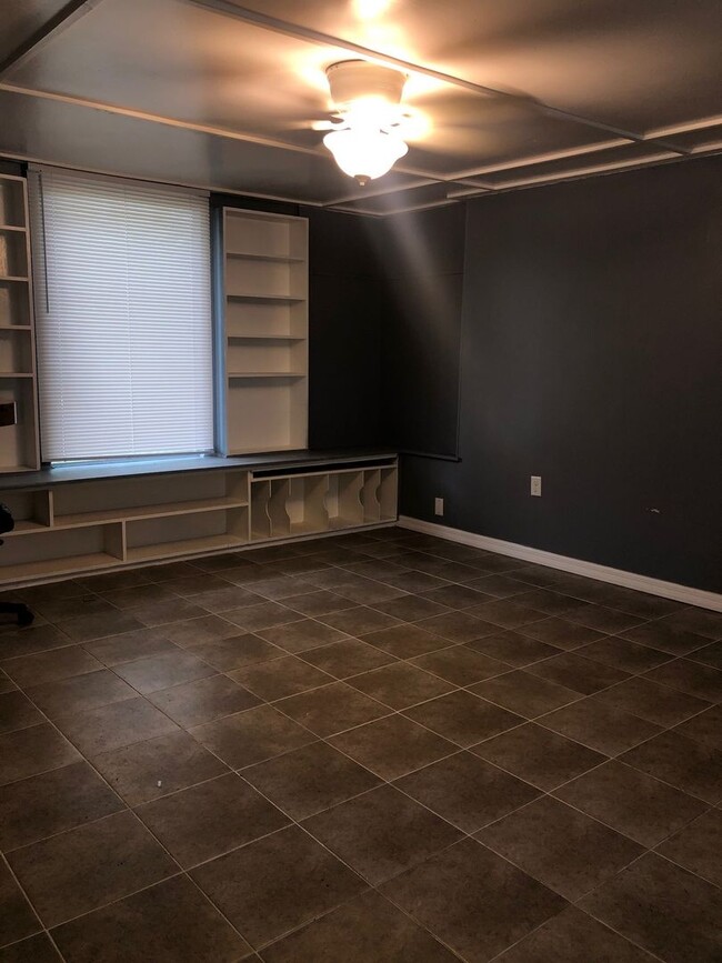 Photo - 2201 S Park Ave Unit 2201 S. Park Avenue "A"