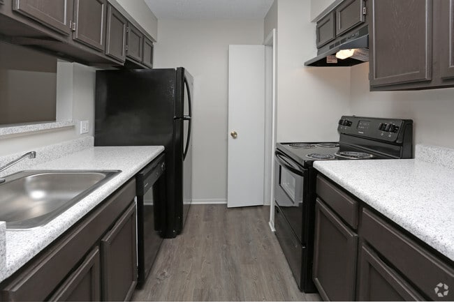 1BR,1BA_Park II Executive_650 SF - Park at Countryside