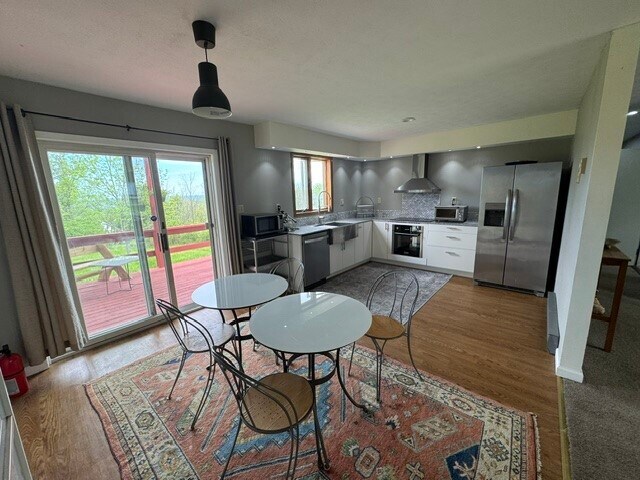 Photo - 198 E King Rd
